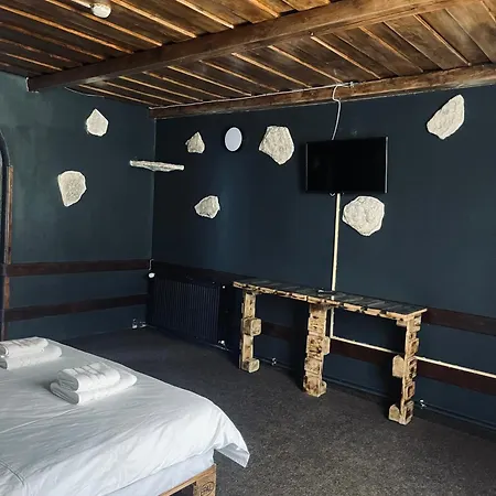 Cozy At Casa Rosu Appartement